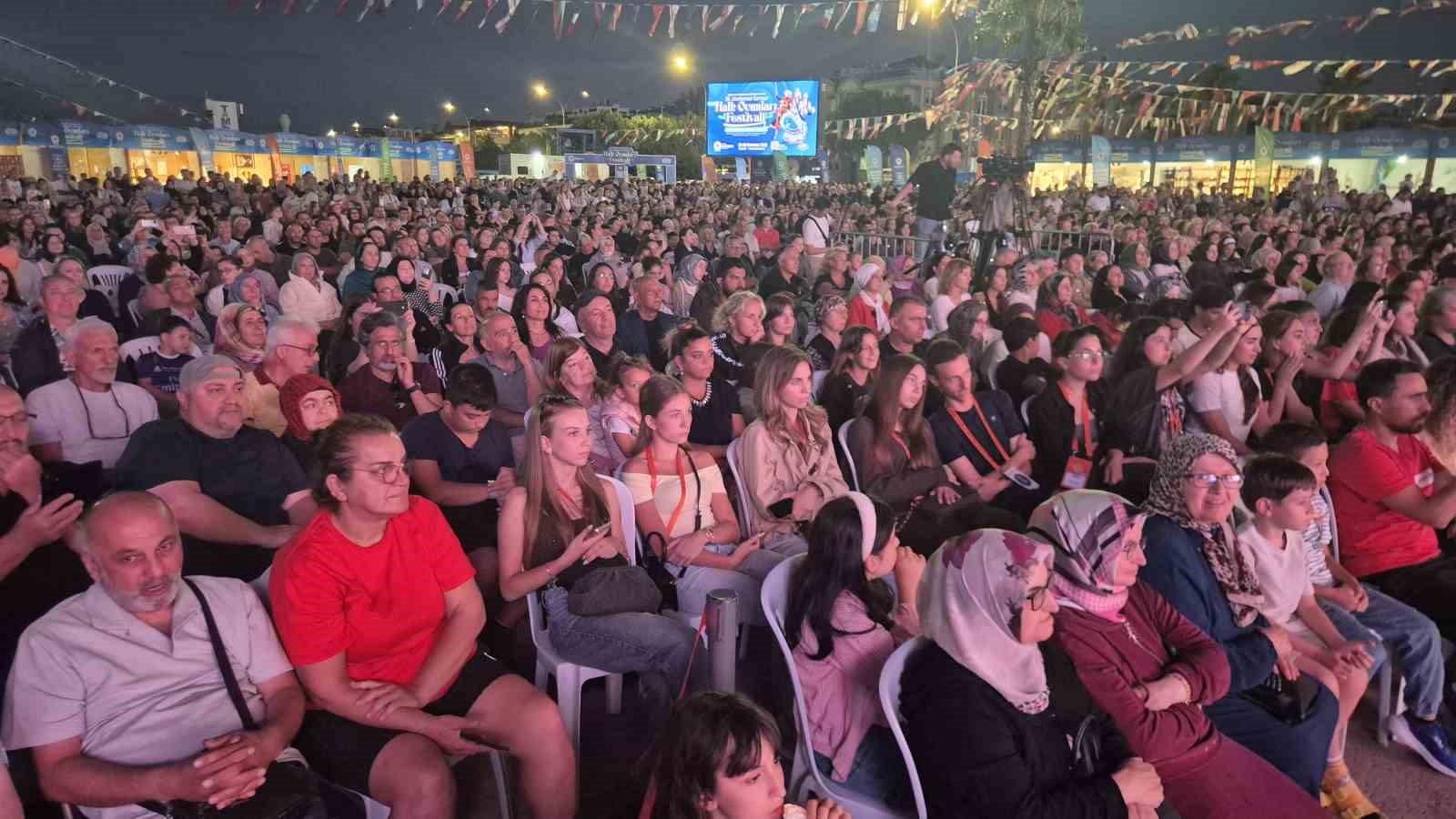 36. Uluslararası Samsun Halk Oyunları Festivali final gösterisiyle sona erdi