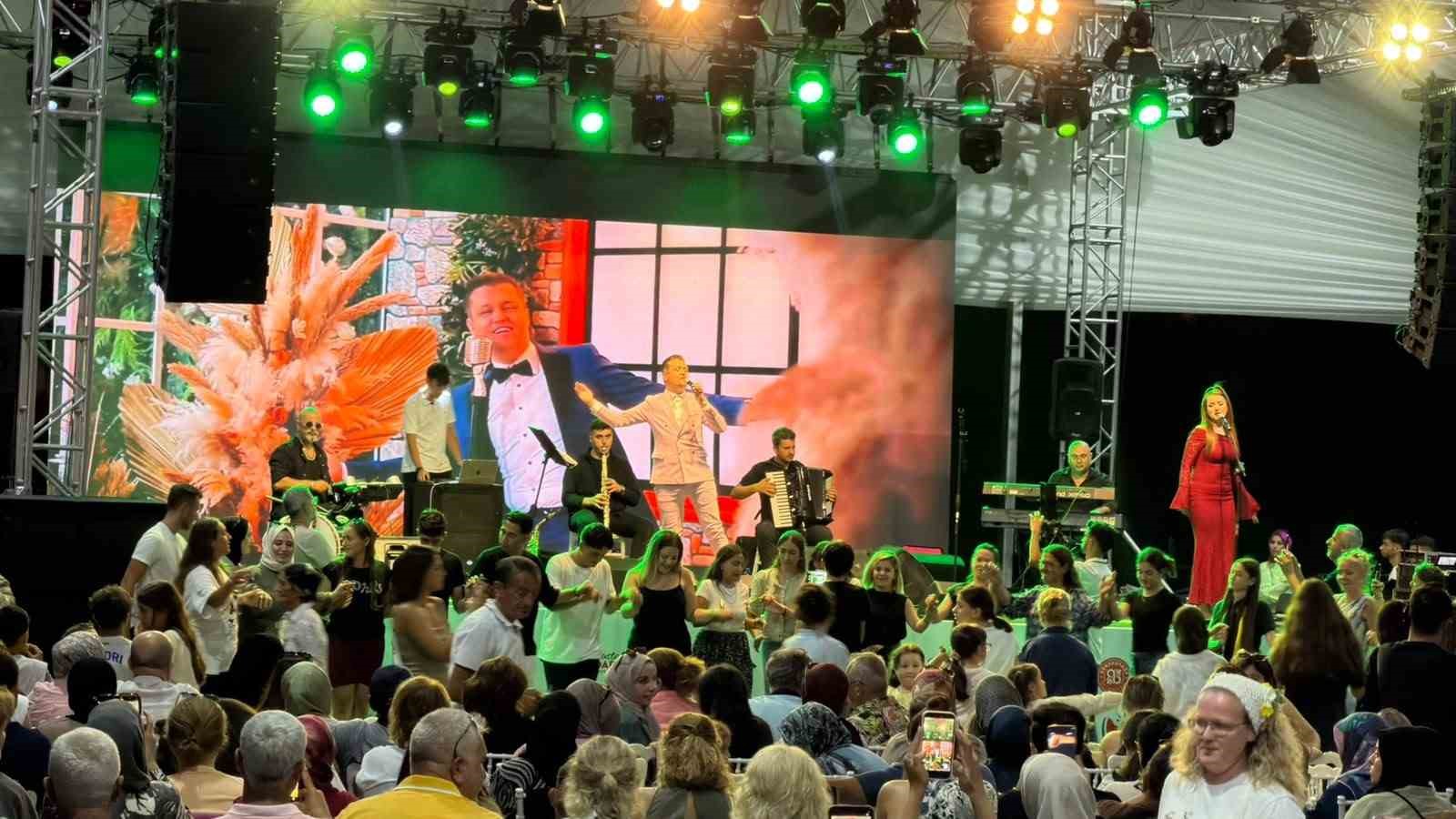 Arnavutköy’de Yeniköy Karpuz Festivali yoğun katılımla gerçekleştirildi