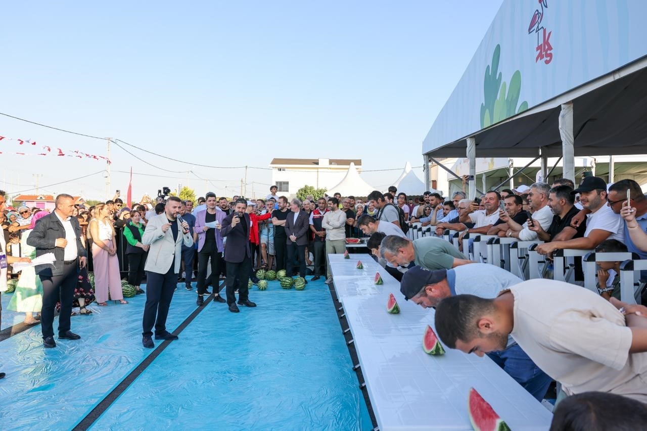 Arnavutköy’de Yeniköy Karpuz Festivali yoğun katılımla gerçekleştirildi