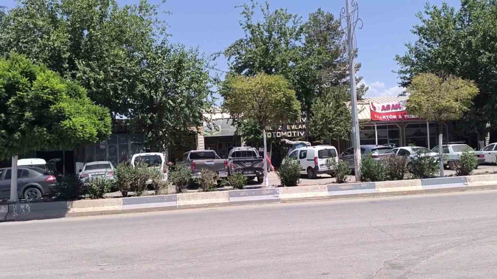 Kurtalan’da sıcak hava sokakları boşalttı