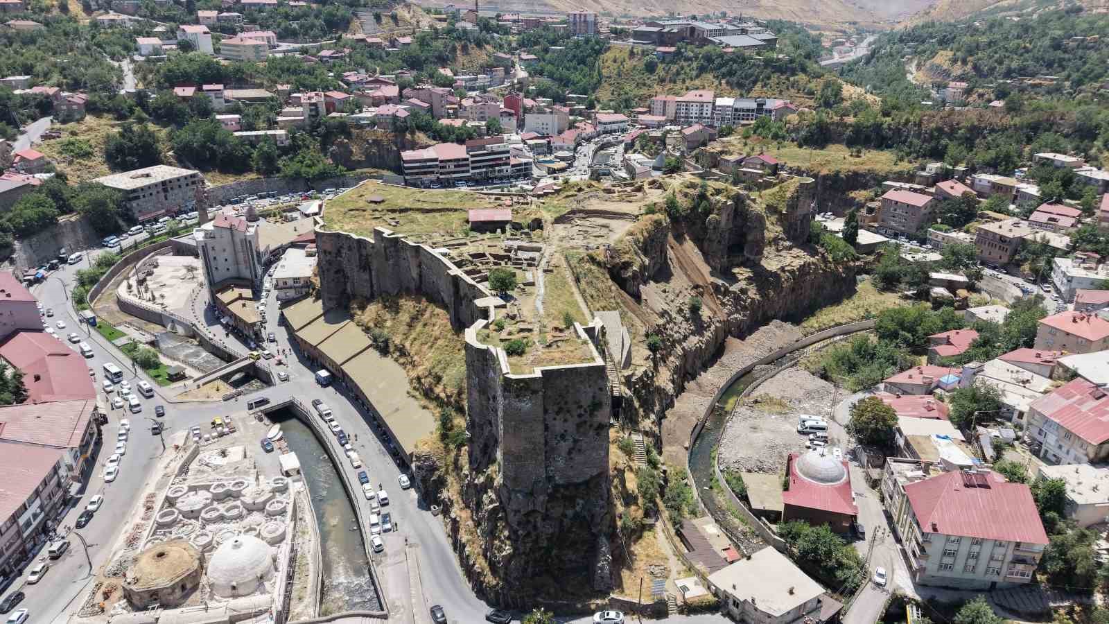 Bitlis Kalesi’nde kazılar büyük ölçüde tamamlandı