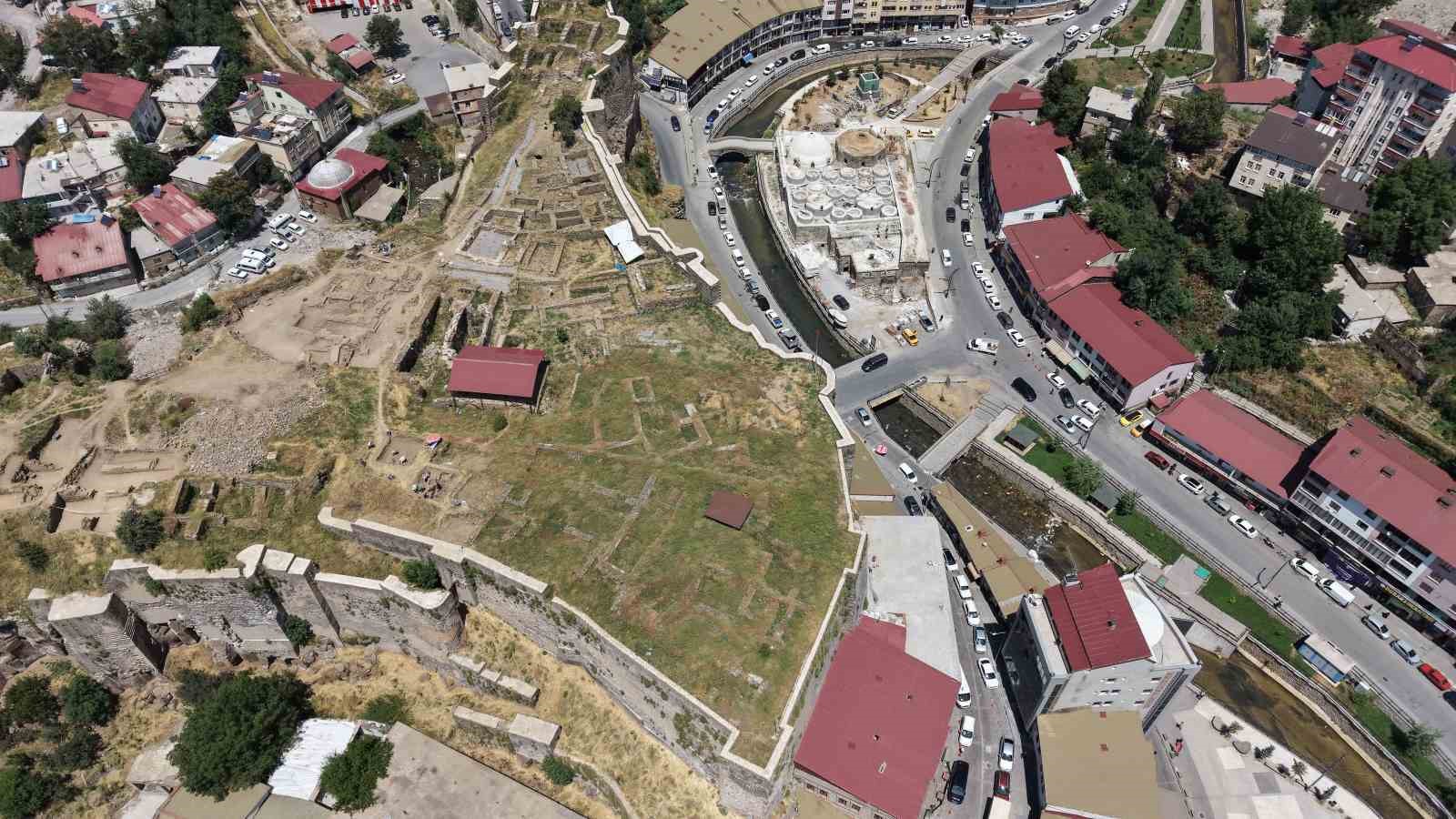Bitlis Kalesi’nde kazılar büyük ölçüde tamamlandı