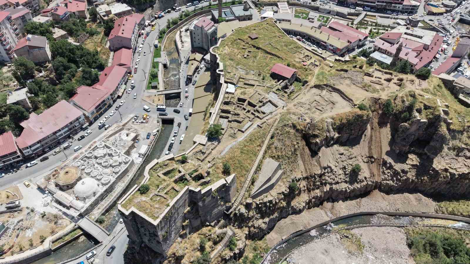 Bitlis Kalesi’nde kazılar büyük ölçüde tamamlandı