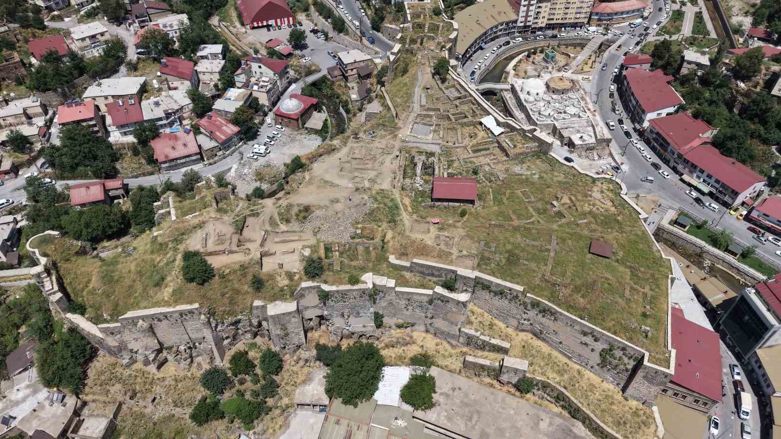 Bitlis Kalesi’nde kazılar büyük ölçüde tamamlandı