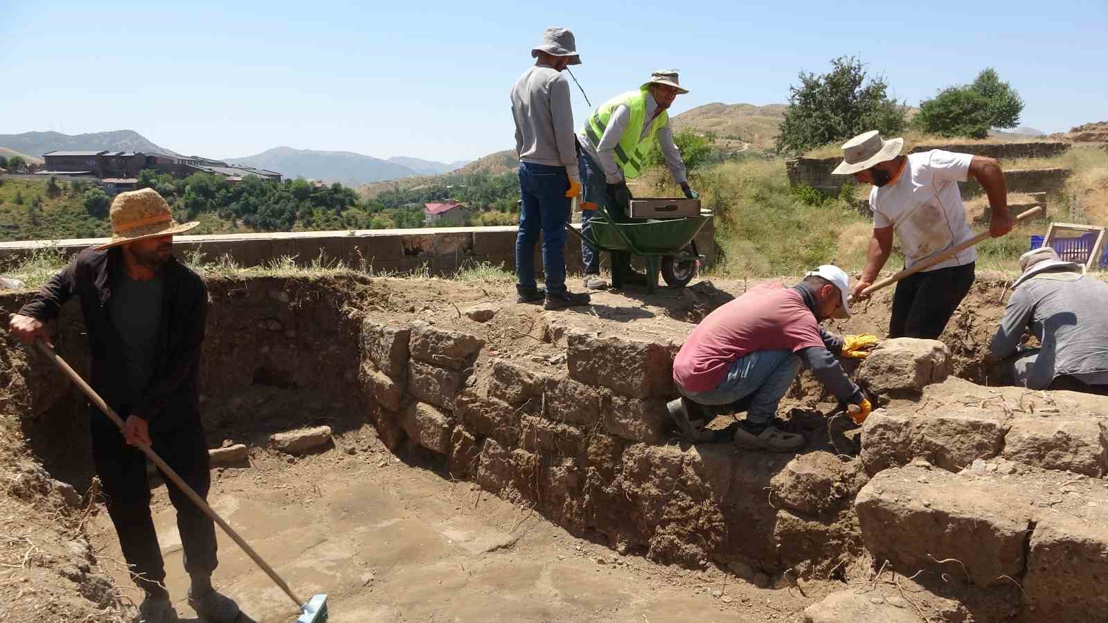 Bitlis Kalesi’nde kazılar büyük ölçüde tamamlandı