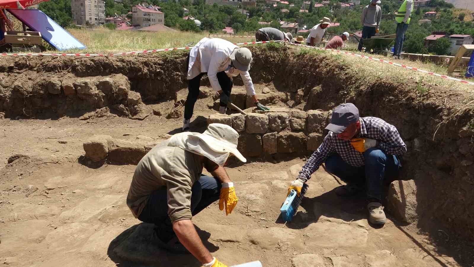 Bitlis Kalesi’nde kazılar büyük ölçüde tamamlandı