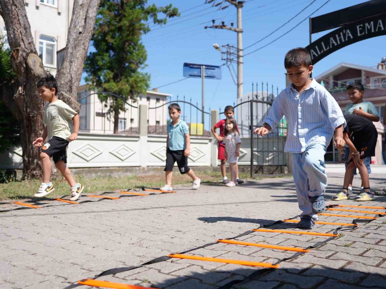 Kur’an kursuna gidenlen hem eğlendi hem spor yaptı
