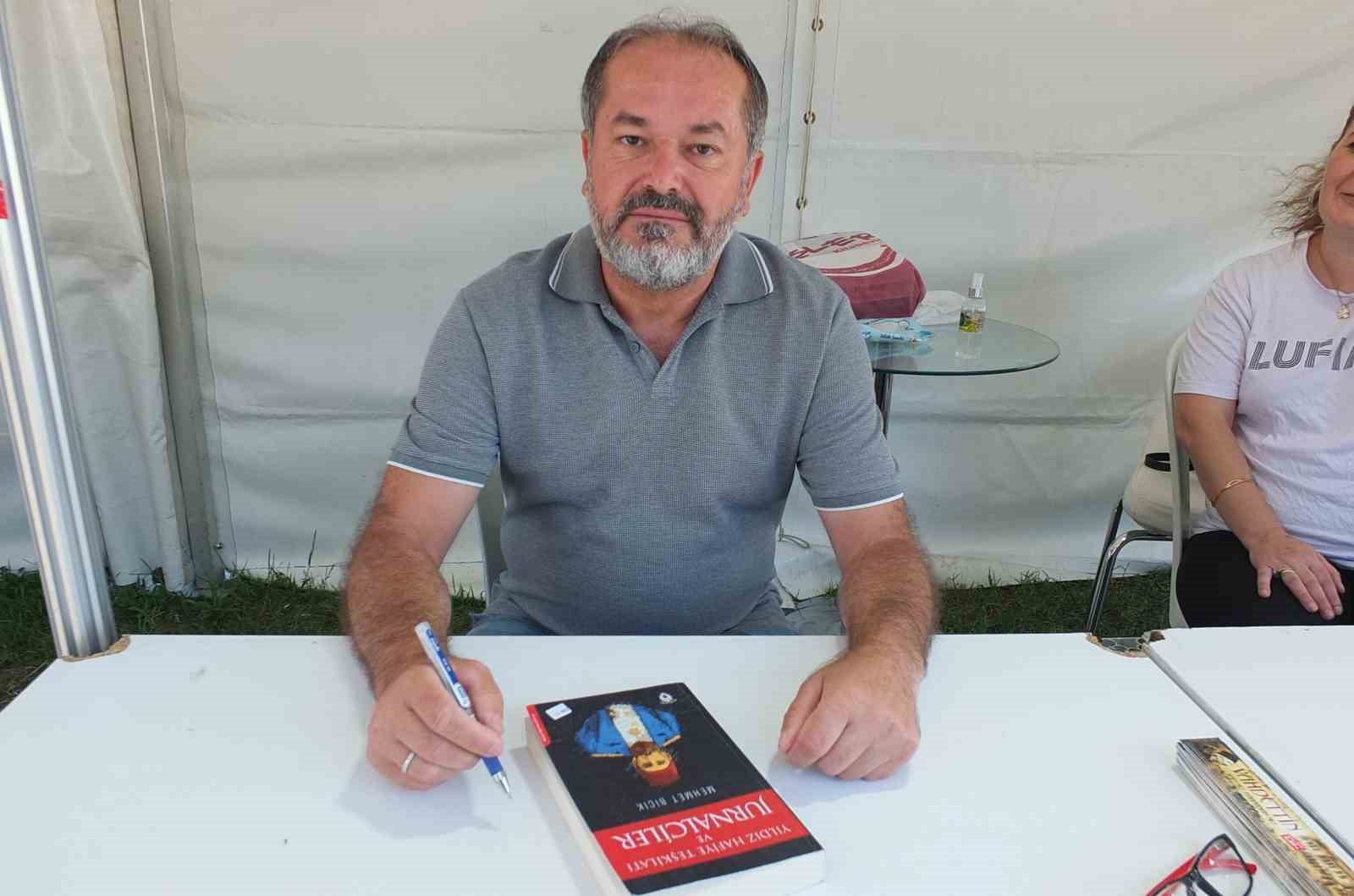 Burhaniye’de Tarihçi Yazar Bicik, okurları ile buluştu