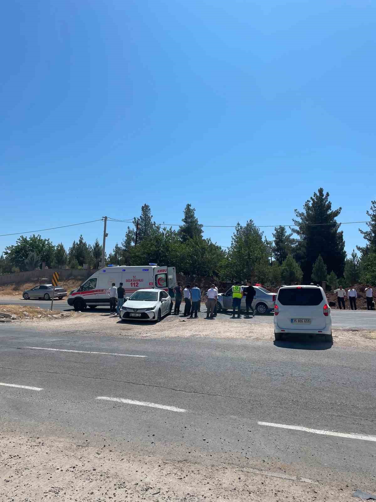 Kurtalan’da iki otomobil çarpıştı: 2 yaralı