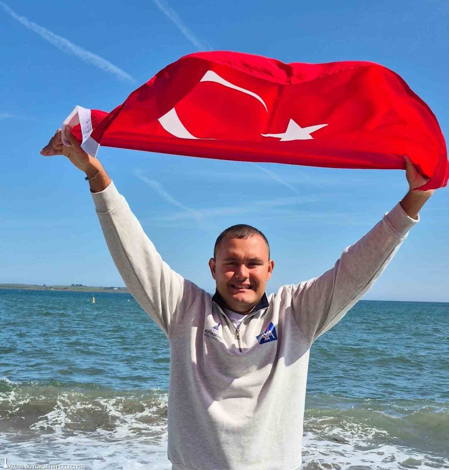 Kasapoğlu’ndan İzmirli sporcuya tebrik