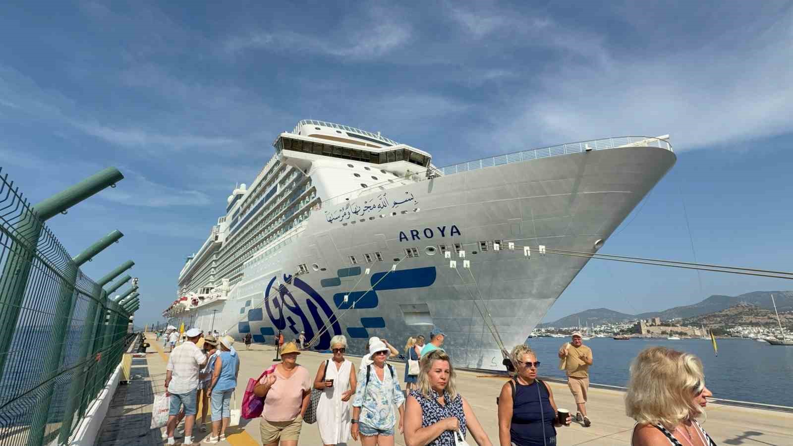 Bodrum turizmde gücünü korudu: İlk 6 ayda 416 bin yabancı turist, Temmuz’da nüfus 800 bine dayandı