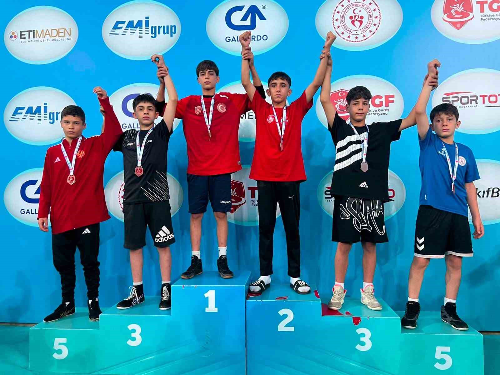 Malatya U14 Greko-Romen Takımı Türkiye şampiyonu oldu