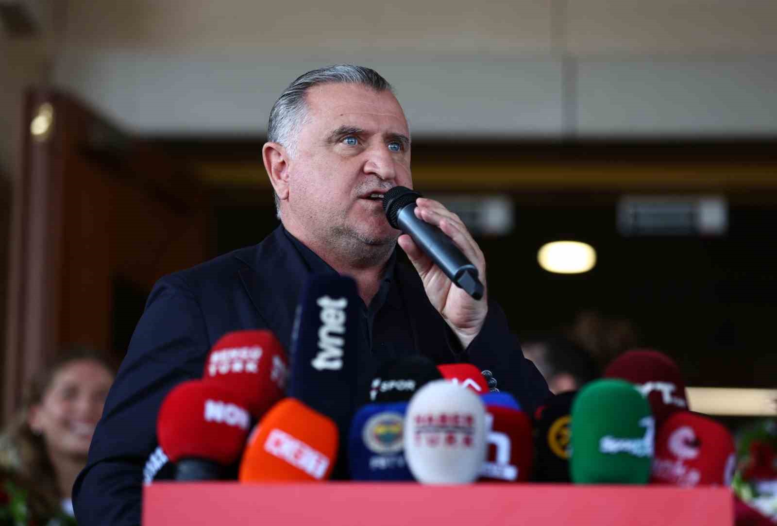 Milletler Ligi şampiyonu A Milli Kadın Voleybol Takımı, Türkiye’ye döndü