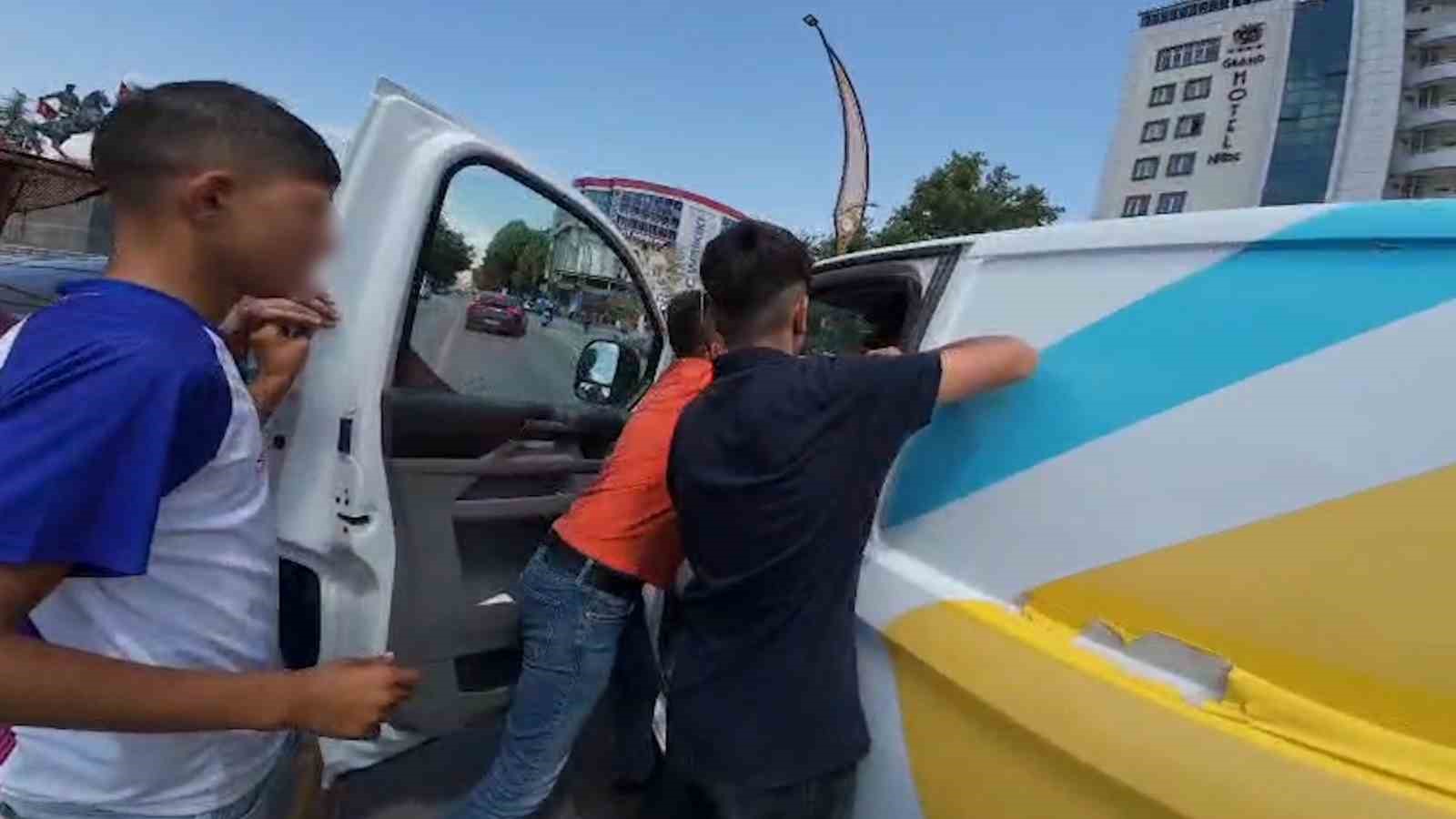 Niğde’de yol verme kavgası