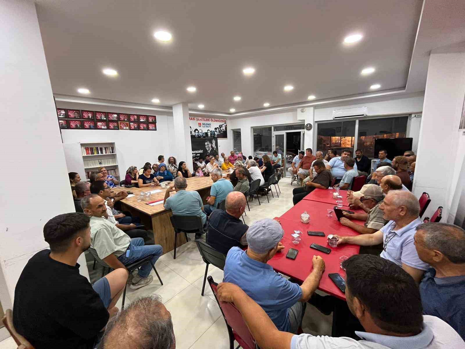 CHP Selendi İlçe Teşkilatından 150 kişi istifa etti