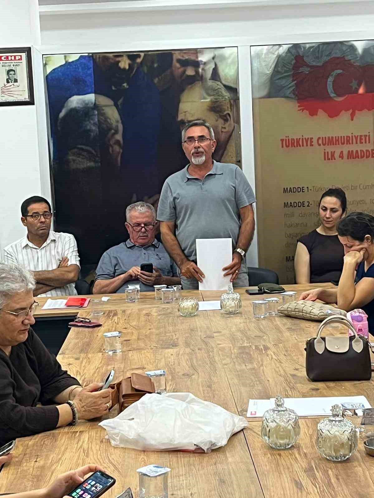 CHP Selendi İlçe Teşkilatından 150 kişi istifa etti