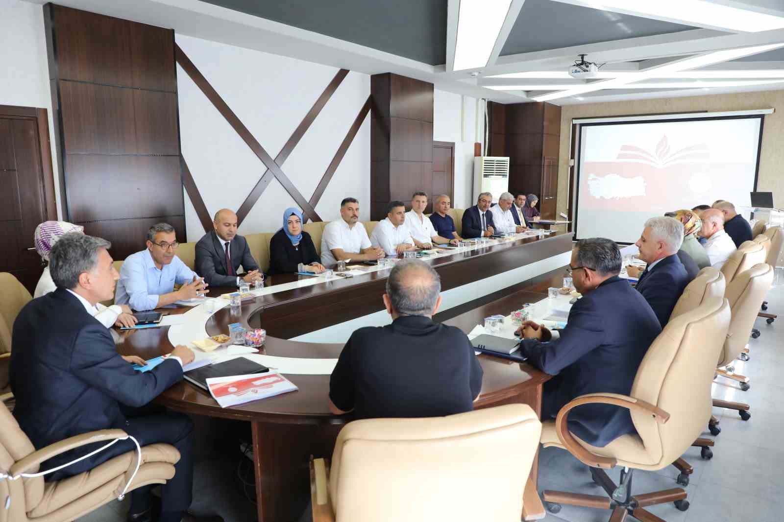 Ağrı’da eğitimde yeni dönem hazırlıkları masaya yatırıldı