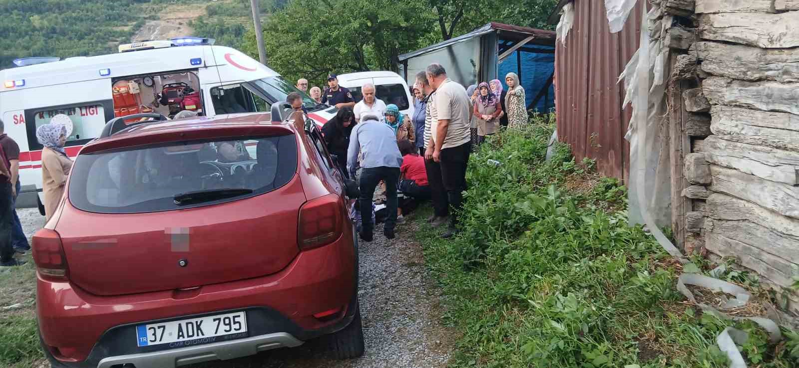 Freni tutmayan hafif ticari araç, anne ile iki çocuğuna çarptı