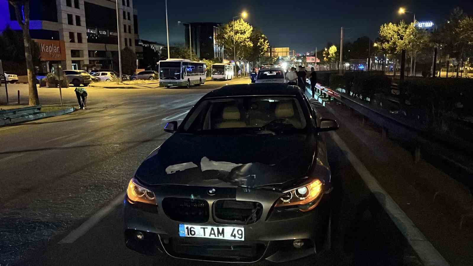 Karşıdan karşıya geçen yaşlı adama otomobil çarptı