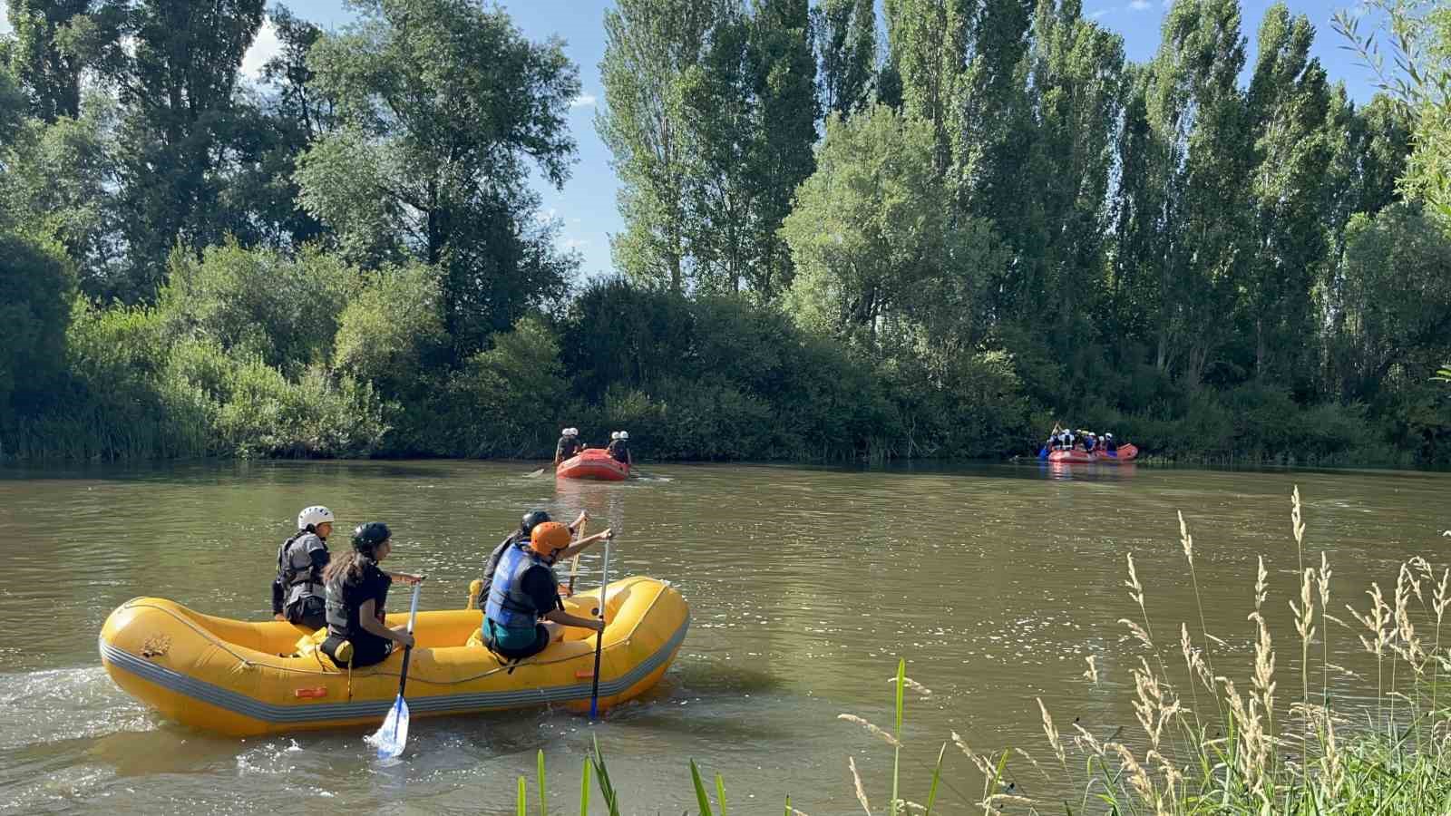 Kars’ta ilk kez rafting heyecanı! Temel eğitim kampı başladı