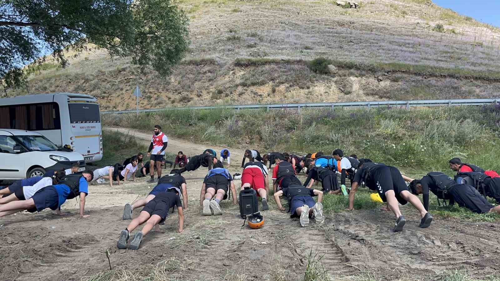 Kars’ta ilk kez rafting heyecanı! Temel eğitim kampı başladı