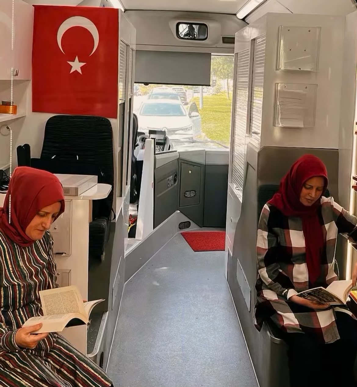Gezici Kütüphane Yenişehir Parkı’nda çocuklarla buluştu
