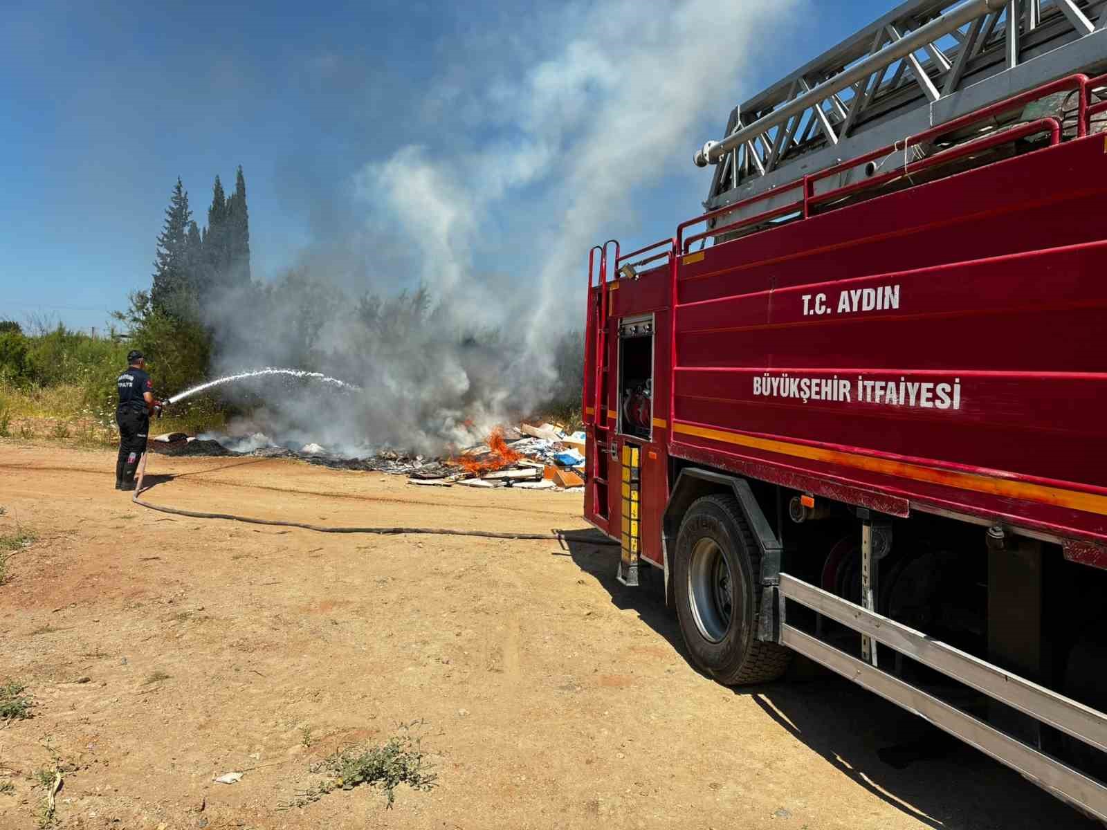 Aydın Büyükşehir İtfaiyesi 8 günde 445 yangına müdahale etti