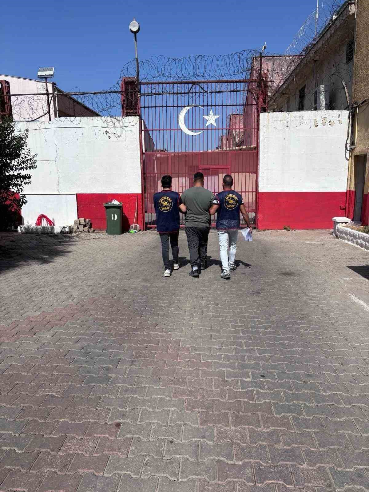 Aydın’da hapis cezasıyla aranan 2 şahıs yakalandı