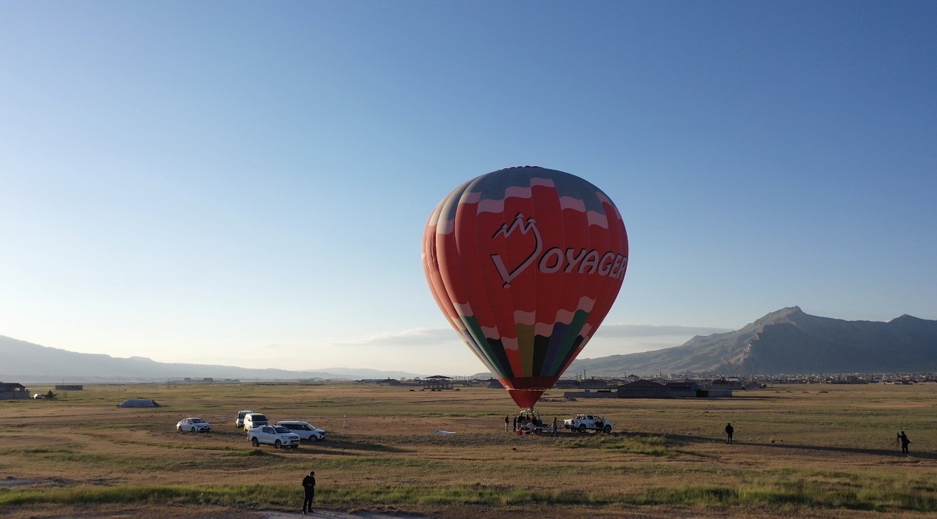 Terörden arındırılan Ağrı Dağı’nda balon turizmi başlıyor