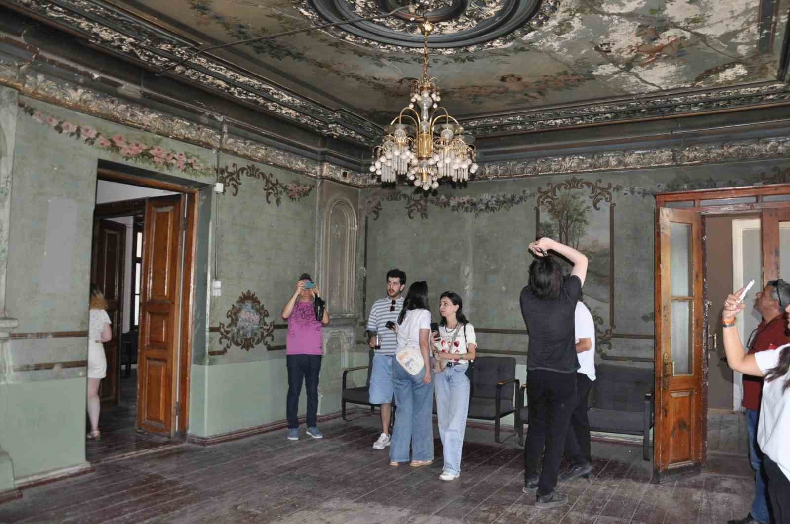 Ermenistanlı gazeteciler Kars’ı Keşfetti: Türkiye-Ermenistan medya değişim programı kapsamında tarih ve kültür turu