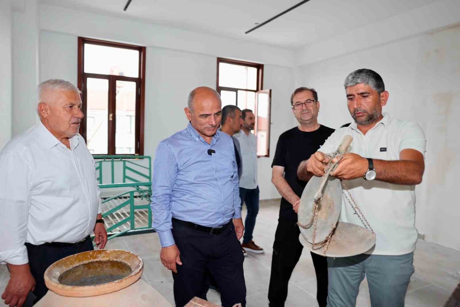 Körfez’de Taşköprü Kültür Evi açılış için gün sayıyor