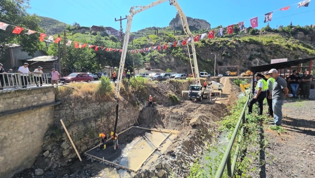 Ardanuç ilçesine 200 milyon liralık giriş yolu projesi