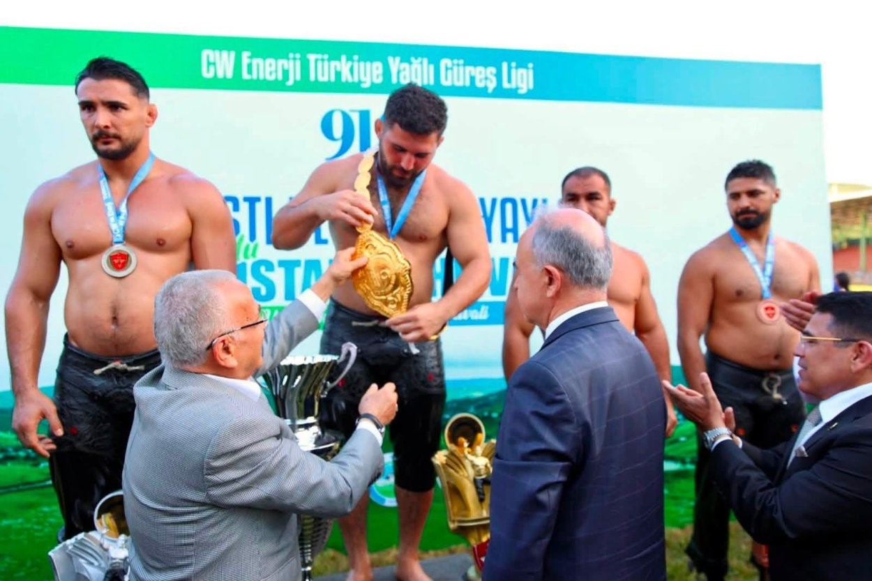Aybastı Perşembe Yaylası Güreşleri’nde başpehlivan Erkan Taş oldu