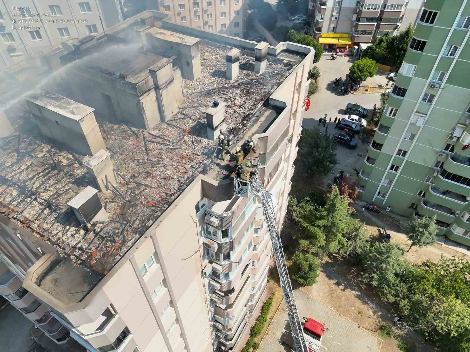 Yangında mahsur kalan işçiler itfaiyenin hızlı müdahalesiyle kurtarıldı