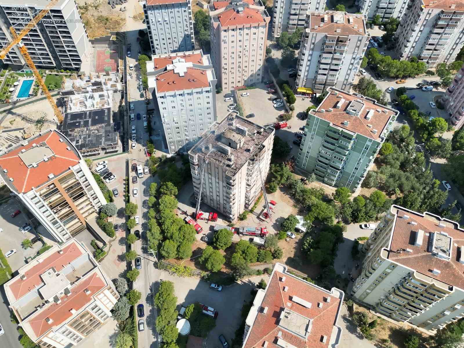 Yangında mahsur kalan işçiler itfaiyenin hızlı müdahalesiyle kurtarıldı