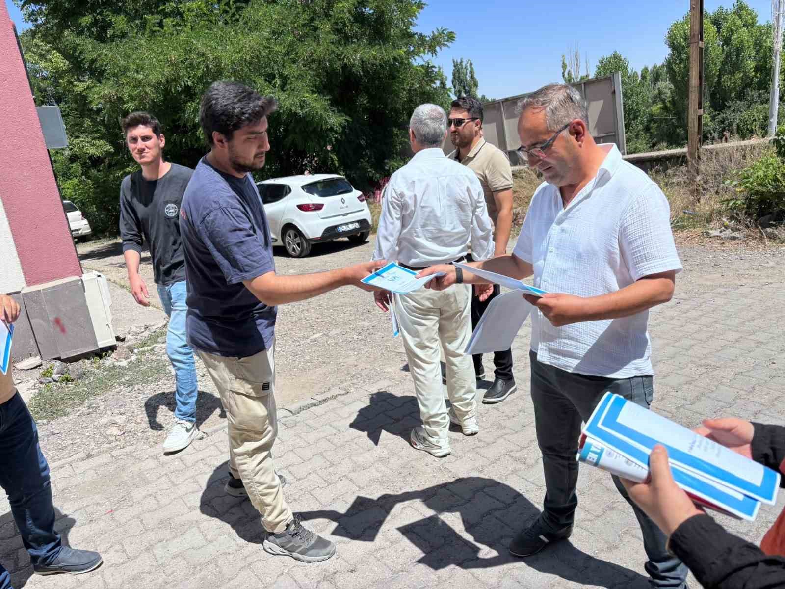 Malazgirt’te kapsamlı sağlık eğitimi: Tarım personeline ‘saha’ programı