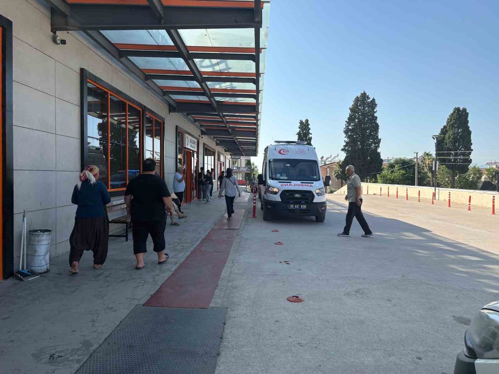Osmaniye’de traktör devrildi, 2 kişi yaralandı
