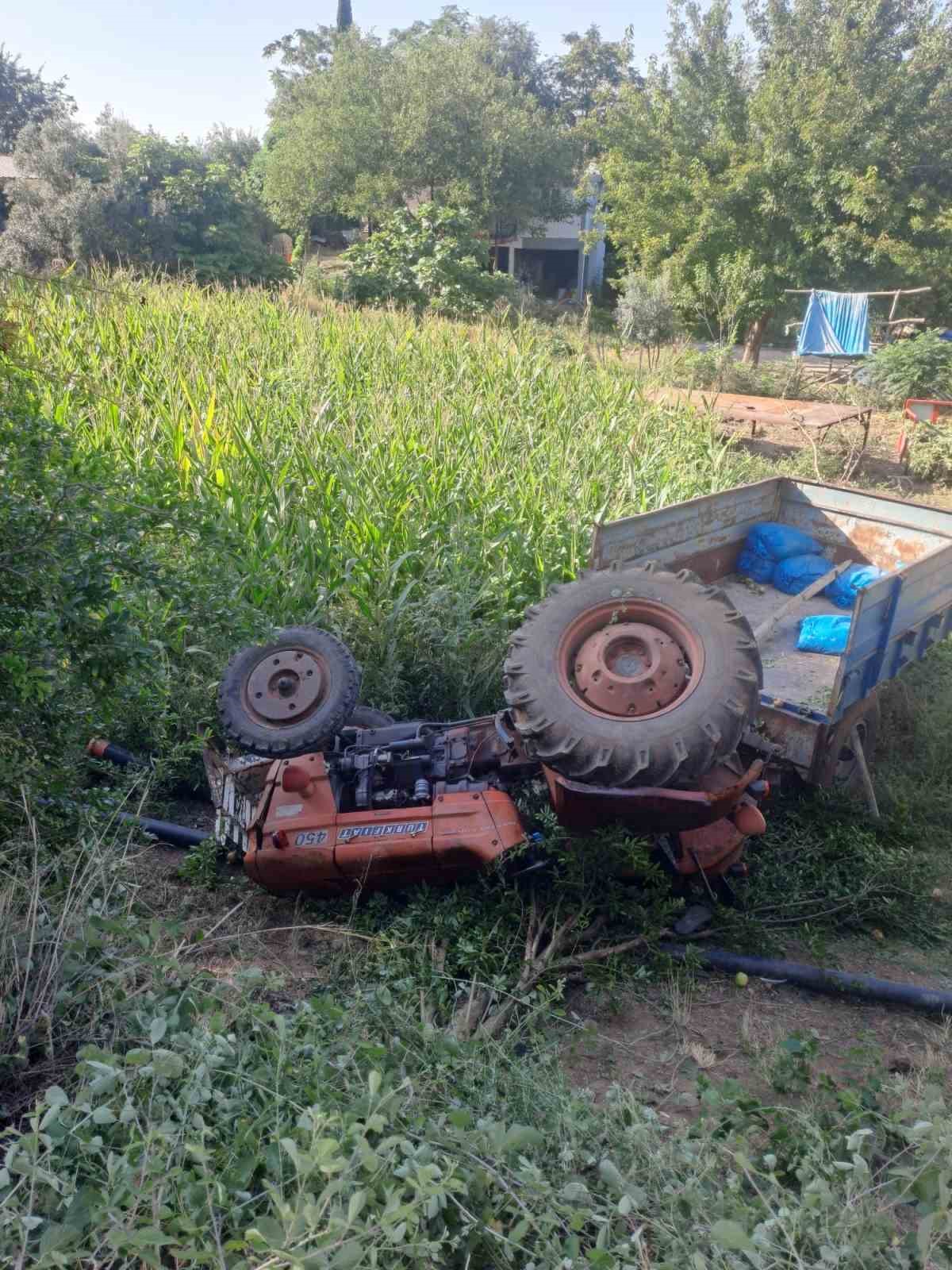 Osmaniye’de traktör devrildi, 2 kişi yaralandı