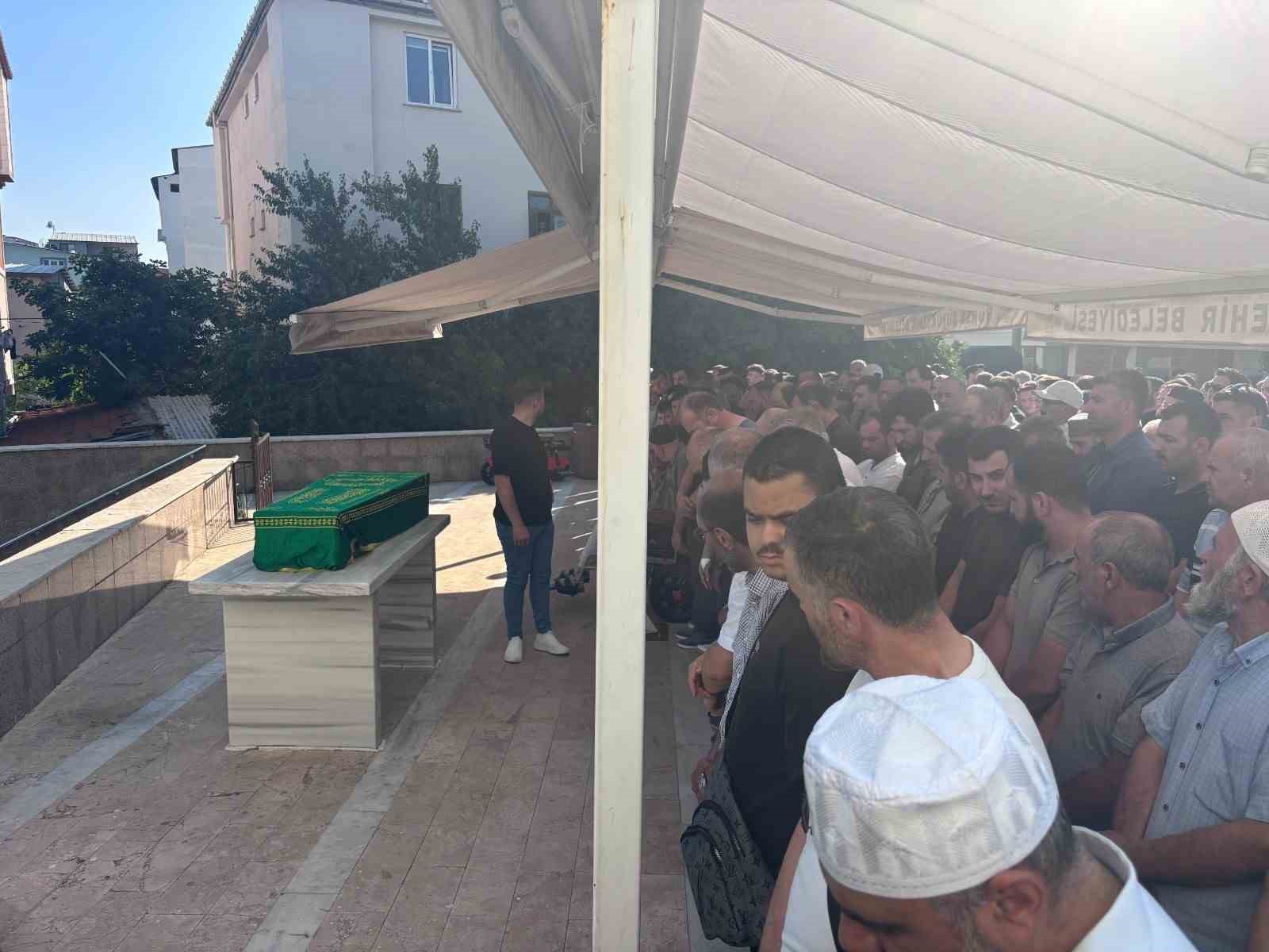 Trafik kazasında hayatını kaybeden minik Kerem Ali gözyaşları ile uğurlandı