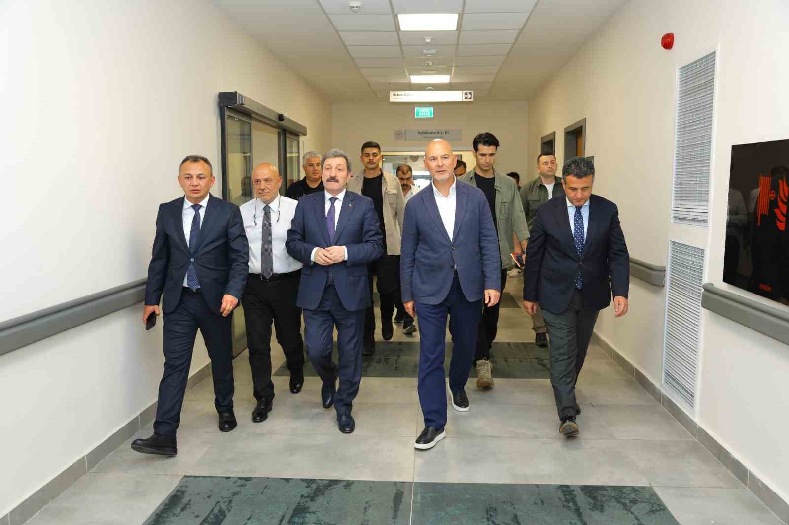 Süleyman Soylu, Samsun Şehir Hastanesi’nde hastaları ziyaret etti