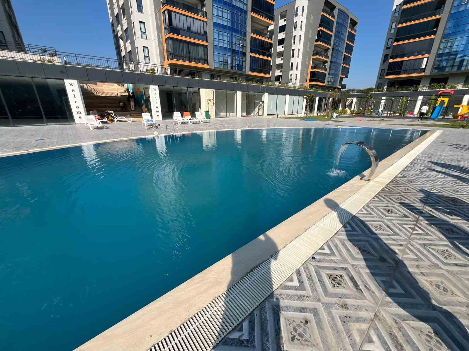 Site içerisinde kaybolan 2 yaşındaki çocuğun havuzda cansız bedeni bulundu