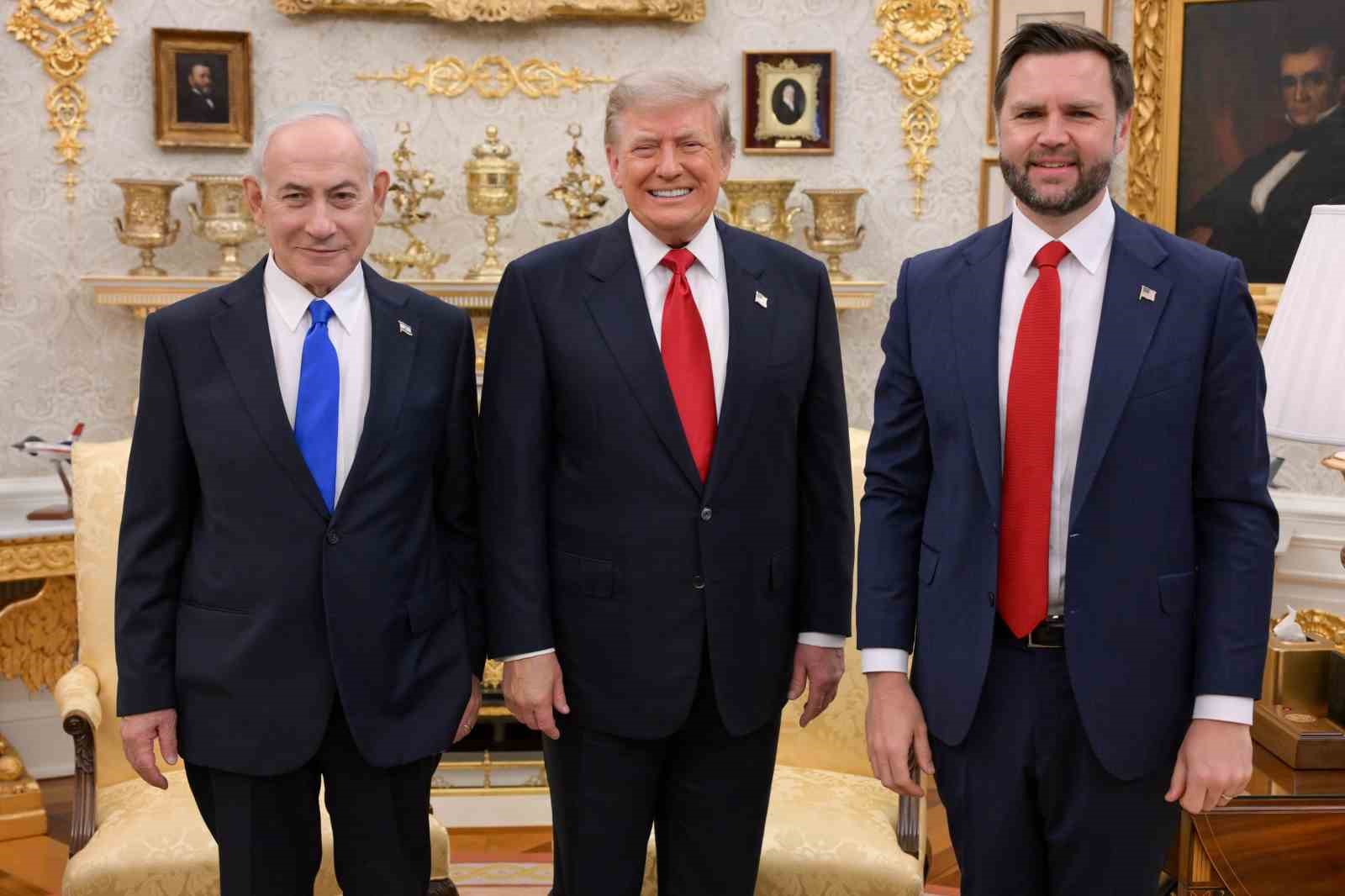 Trump ve Netanyahu, İran’la yapılan savaşın başından beri ilk kez yüz yüze görüştü