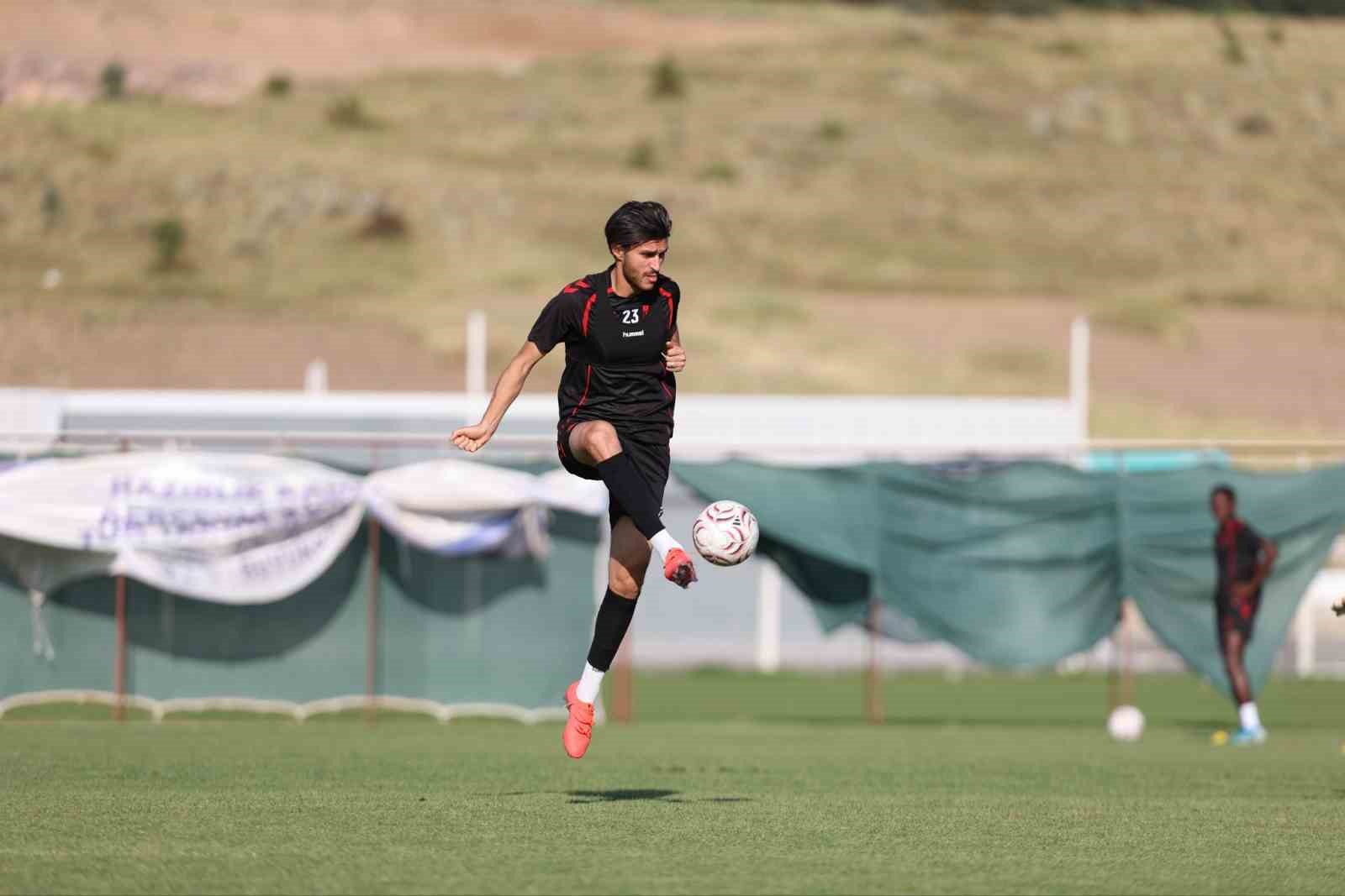 Sivasspor günü tek idmanla tamamladı