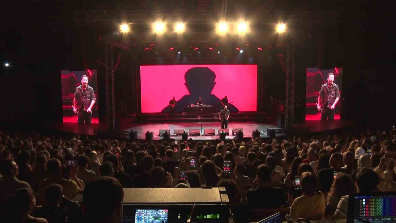 Poizi, Bursa Festivali’nde hayranlarını coşturdu