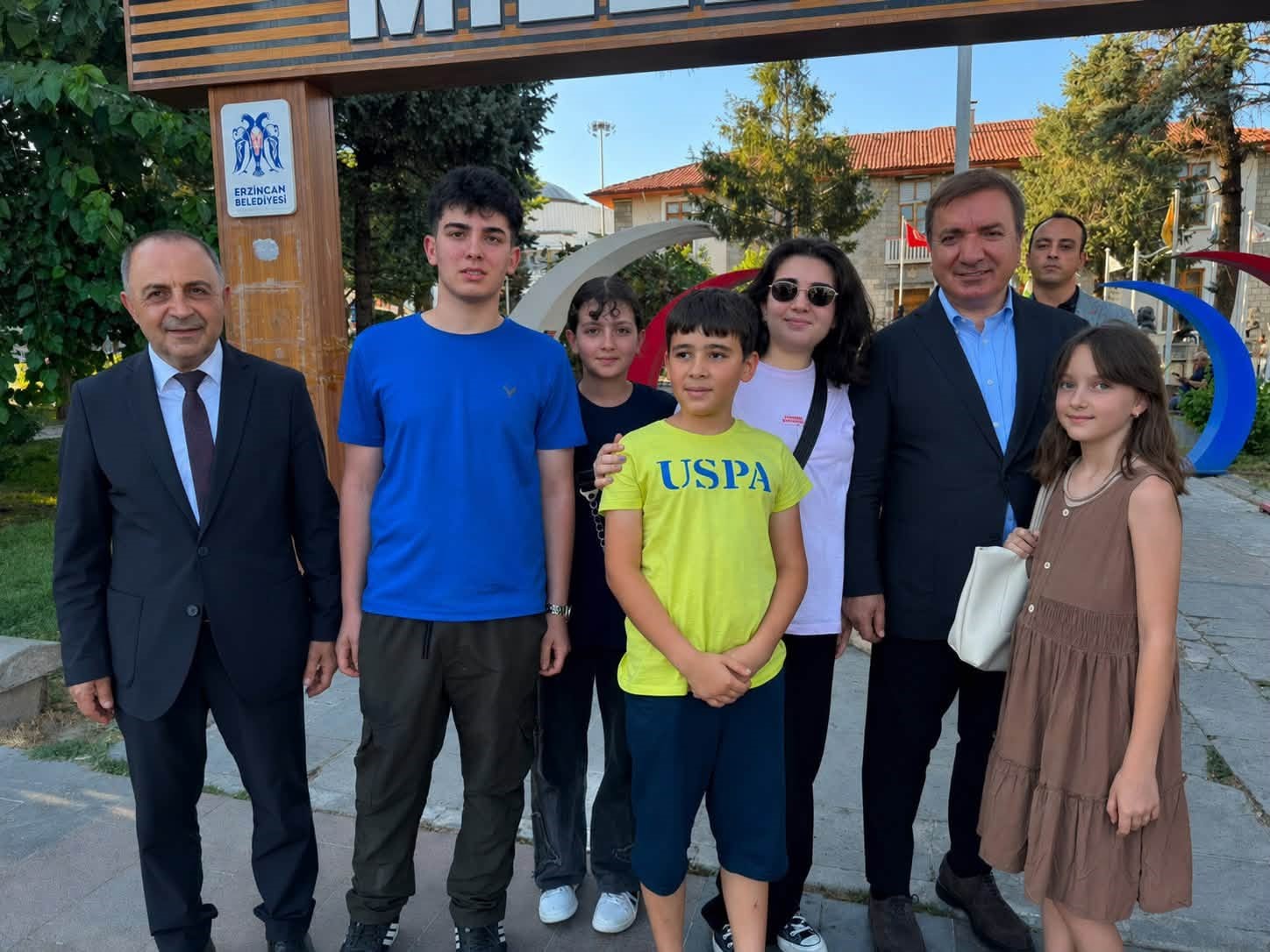 Vali Aydoğdu, Ordu ve Halitpaşa Caddesi’nde esnafla buluştu