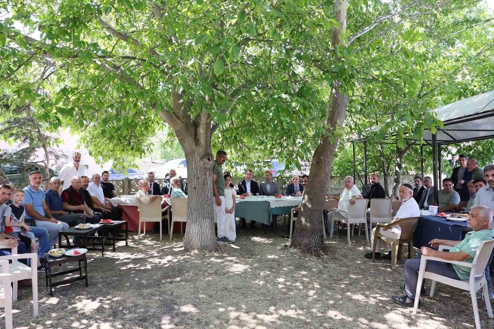 Vali Aydoğdu, Ürek köyünde vatandaşların taleplerini dinledi