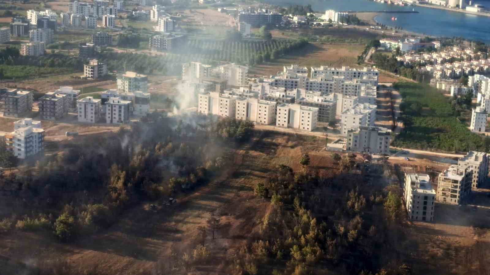 Mersin’de yangın, ekiplerin havadan ve karadan müdahalesiyle söndürüldü