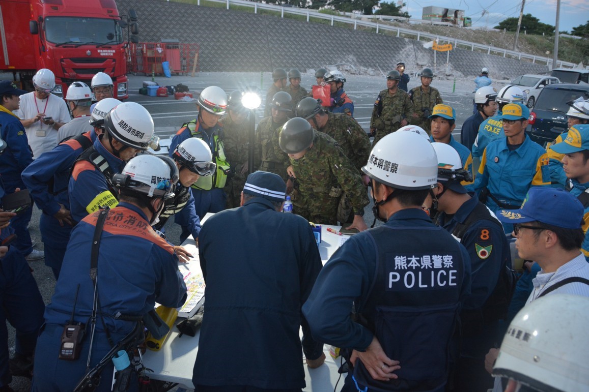 Japonya’yı vuran 7.1’lik depremde ölü sayısı en az 13’e yükseldi
