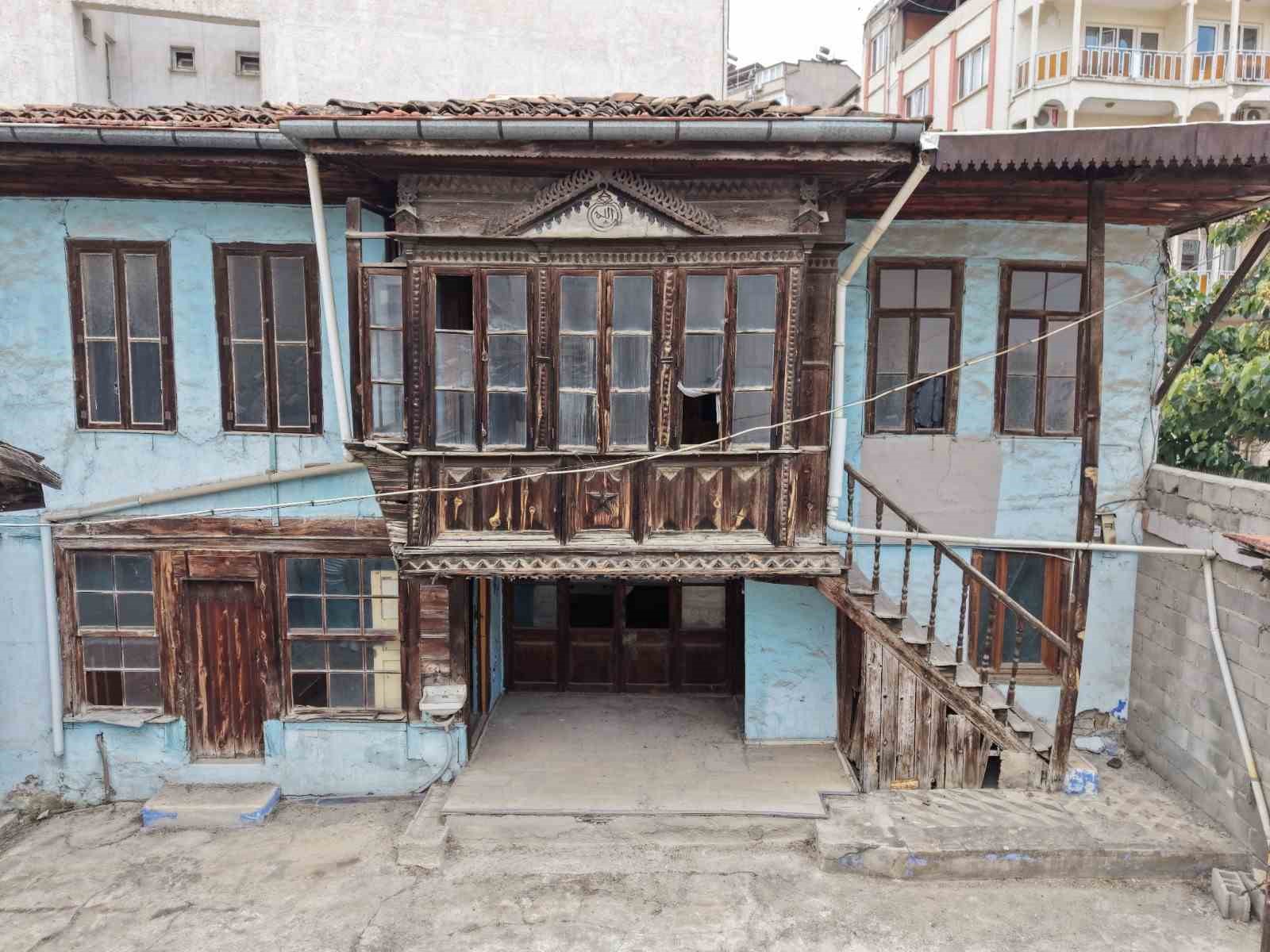 Tarihi Şerbetçioğlu Konağı’nda restorasyon çalışmaları başladı