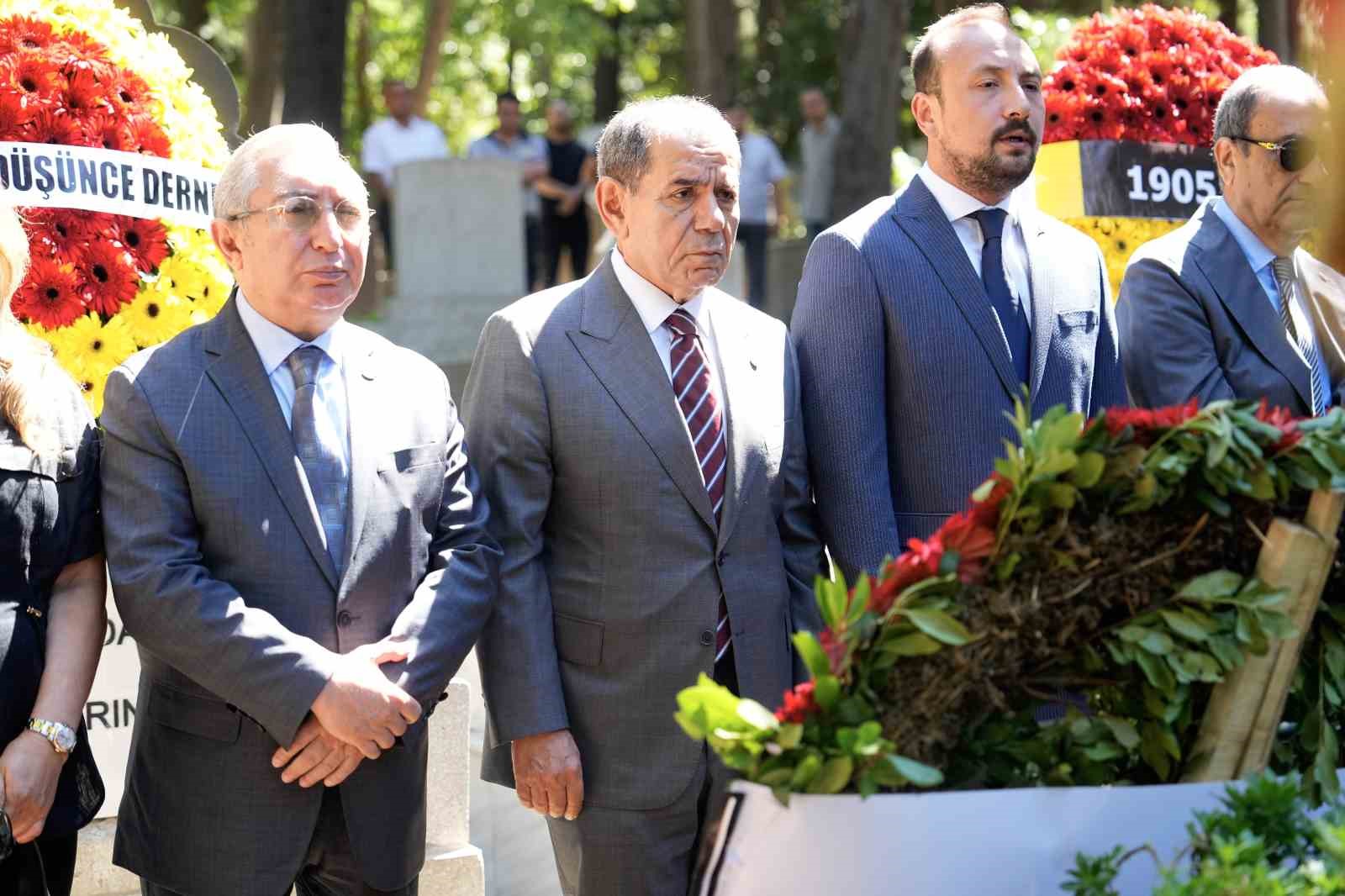 Ali Sami Yen kabri başında anıldı